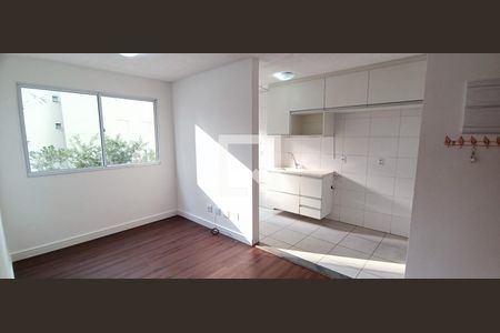 Sala de apartamento para alugar com 2 quartos, 43m² em Vila Suzana, São Paulo