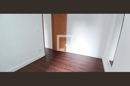 Quarto 2 de apartamento para alugar com 2 quartos, 43m² em Vila Suzana, São Paulo