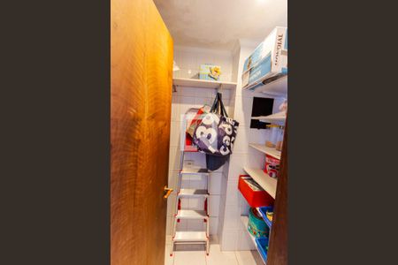 Apartamento à venda com 105m², 3 quartos e 2 vagas Apartamento à venda com 105m², 3 quartos e 2 vagasDespensa