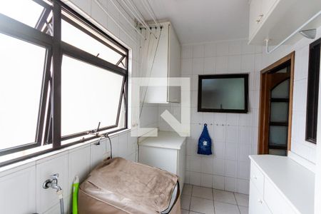 Apartamento à venda com 105m², 3 quartos e 2 vagas Apartamento à venda com 105m², 3 quartos e 2 vagasÁrea de Serviço