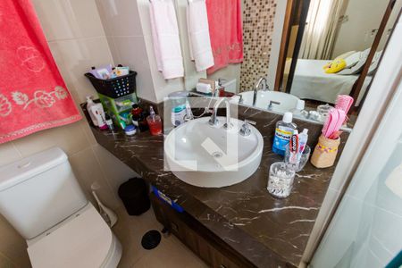 Apartamento à venda com 105m², 3 quartos e 2 vagas Apartamento à venda com 105m², 3 quartos e 2 vagasBanheiro da Suíte