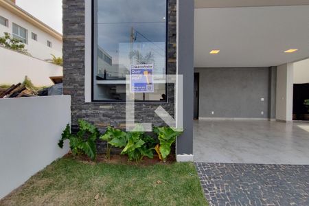 Casa de condomínio à venda com 290m², 3 quartos e 4 vagas Casa de condomínio à venda com 290m², 3 quartos e 4 vagasPLACA