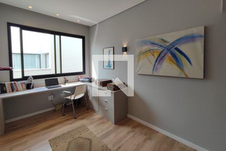 Casa de condomínio à venda com 290m², 3 quartos e 4 vagas Casa de condomínio à venda com 290m², 3 quartos e 4 vagasEscritório