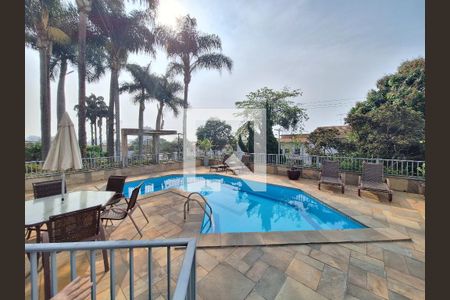 Apartamento à venda com 163m², 3 quartos e 2 vagas Apartamento à venda com 163m², 3 quartos e 2 vagasÁrea comum - Piscina