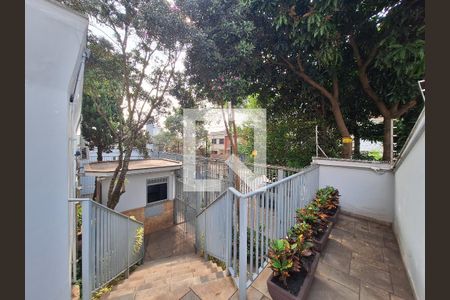 Apartamento à venda com 163m², 3 quartos e 2 vagas Apartamento à venda com 163m², 3 quartos e 2 vagasEntrada