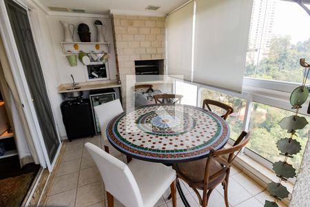 Apartamento à venda com 210m², 2 quartos e 3 vagas Apartamento à venda com 210m², 2 quartos e 3 vagasVaranda gourmet