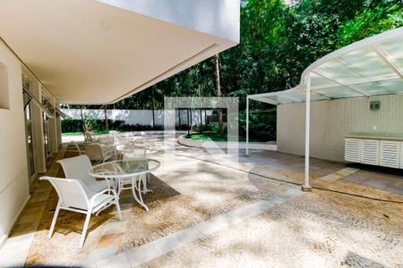 Apartamento à venda com 210m², 2 quartos e 3 vagas Apartamento à venda com 210m², 2 quartos e 3 vagasÁrea comum - Churrasqueira