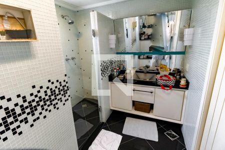 Apartamento à venda com 210m², 2 quartos e 3 vagas Apartamento à venda com 210m², 2 quartos e 3 vagasBanheiro da Suíte 2
