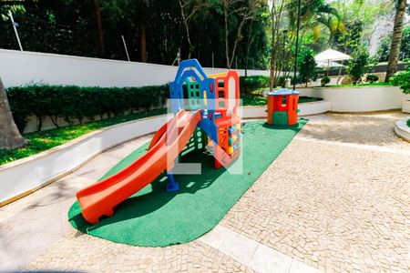 Apartamento à venda com 210m², 2 quartos e 3 vagas Apartamento à venda com 210m², 2 quartos e 3 vagasÁrea comum - Playground