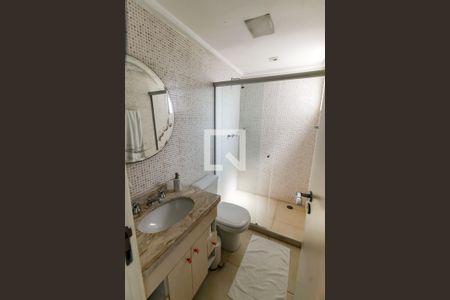 Apartamento à venda com 210m², 2 quartos e 3 vagas Apartamento à venda com 210m², 2 quartos e 3 vagasBanheiro da Suíte 1