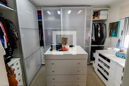 Apartamento à venda com 210m², 2 quartos e 3 vagas Apartamento à venda com 210m², 2 quartos e 3 vagasCloset da suíte 2