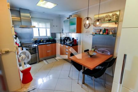 Apartamento à venda com 210m², 2 quartos e 3 vagas Apartamento à venda com 210m², 2 quartos e 3 vagasCozinha - Armários