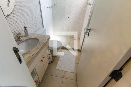 Apartamento à venda com 210m², 2 quartos e 3 vagas Apartamento à venda com 210m², 2 quartos e 3 vagasBanheiro da Suíte 1