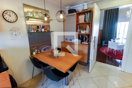 Apartamento à venda com 210m², 2 quartos e 3 vagas Apartamento à venda com 210m², 2 quartos e 3 vagasCozinha - Armários