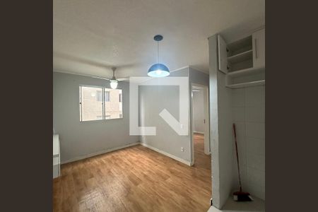 Sala de apartamento para alugar com 2 quartos, 42m² em Jardim Boa Vista (zona Oeste), Osasco