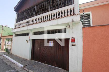 Casa à venda com 300m², 3 quartos e 2 vagas Casa à venda com 300m², 3 quartos e 2 vagasFachada