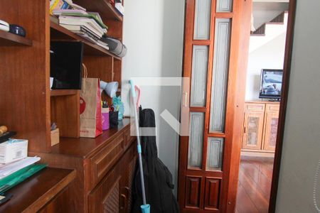 Casa à venda com 300m², 3 quartos e 2 vagas Casa à venda com 300m², 3 quartos e 2 vagasEscritório