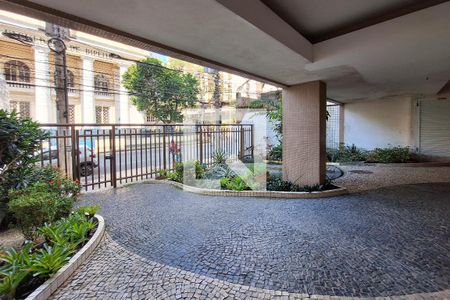 Apartamento à venda com 70m², 2 quartos e 1 vagaFachada e portaria