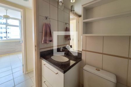 Apartamento à venda com 70m², 2 quartos e 1 vagaBanheiro Social