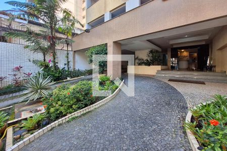 Apartamento à venda com 70m², 2 quartos e 1 vagaFachada e portaria