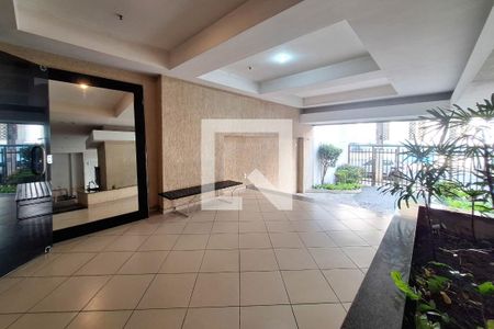 Apartamento à venda com 70m², 2 quartos e 1 vagaFachada e portaria