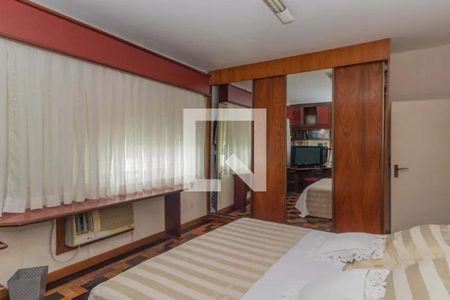 Casa à venda com 319m², 4 quartos e 4 vagasQuarto 