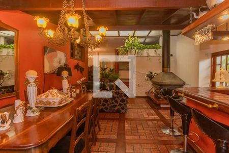 Casa à venda com 319m², 4 quartos e 4 vagasQuarto 