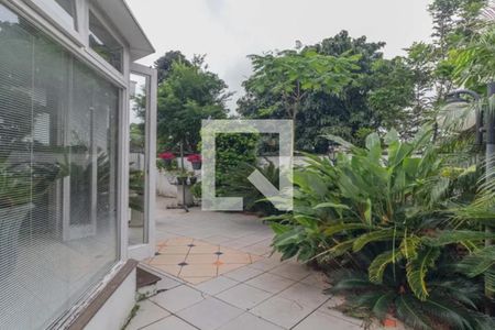 Casa à venda com 319m², 4 quartos e 4 vagasFachada