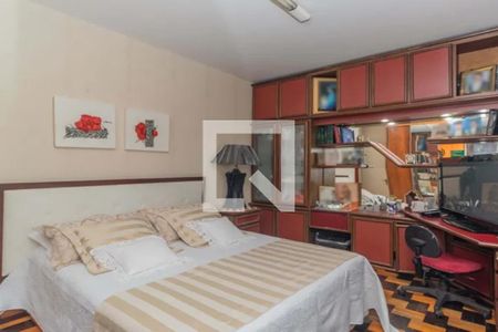 Casa à venda com 319m², 4 quartos e 4 vagasQuarto 