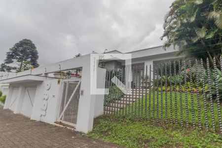 Casa à venda com 319m², 4 quartos e 4 vagasFachada