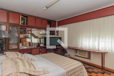 Casa à venda com 319m², 4 quartos e 4 vagasQuarto 