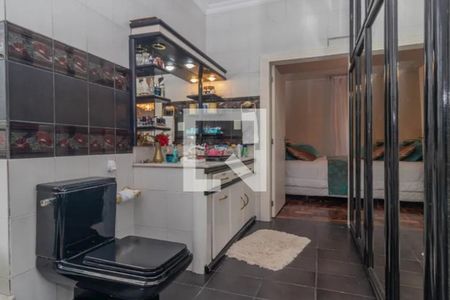 Casa à venda com 319m², 4 quartos e 4 vagasBanheiro