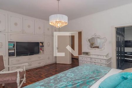 Casa à venda com 319m², 4 quartos e 4 vagasQuarto 