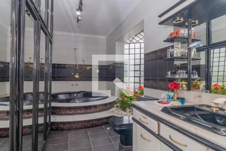 Casa à venda com 319m², 4 quartos e 4 vagasBanheiro