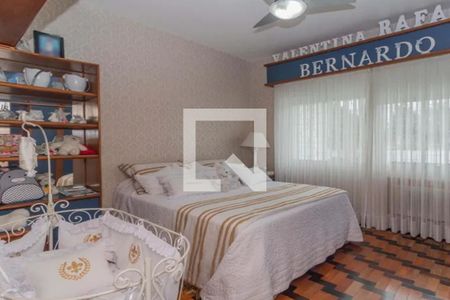 Casa à venda com 319m², 4 quartos e 4 vagasQuarto 