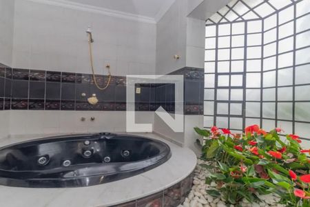 Casa à venda com 319m², 4 quartos e 4 vagasBanheiro