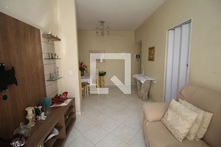 Sala de apartamento à venda com 1 quarto, 70m² em Olaria, Rio de Janeiro
