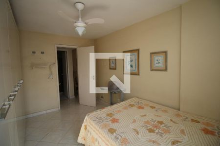Quarto de apartamento à venda com 1 quarto, 70m² em Olaria, Rio de Janeiro
