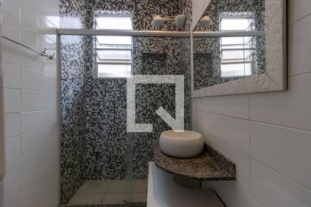 Banheiro de apartamento para alugar com 1 quarto, 35m² em Rio Comprido, Rio de Janeiro