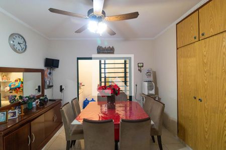 Casa à venda com 236m², 3 quartos e 4 vagas Casa à venda com 236m², 3 quartos e 4 vagasCopa