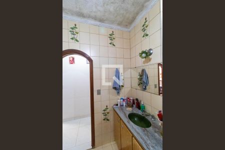 Casa à venda com 236m², 3 quartos e 4 vagas Casa à venda com 236m², 3 quartos e 4 vagasBanheiro 01