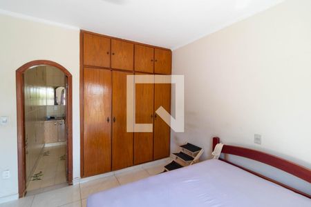 Casa à venda com 236m², 3 quartos e 4 vagas Casa à venda com 236m², 3 quartos e 4 vagasSuíte