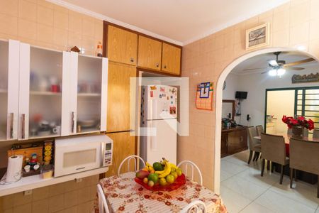 Casa à venda com 236m², 3 quartos e 4 vagas Casa à venda com 236m², 3 quartos e 4 vagasCozinha