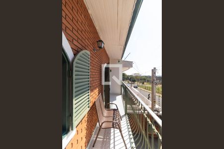 Casa à venda com 236m², 3 quartos e 4 vagas Casa à venda com 236m², 3 quartos e 4 vagasSacada da Suíte