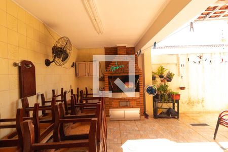 Casa à venda com 236m², 3 quartos e 4 vagas Casa à venda com 236m², 3 quartos e 4 vagasChurrasqueira