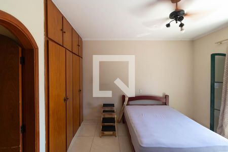 Casa à venda com 236m², 3 quartos e 4 vagas Casa à venda com 236m², 3 quartos e 4 vagasSuíte