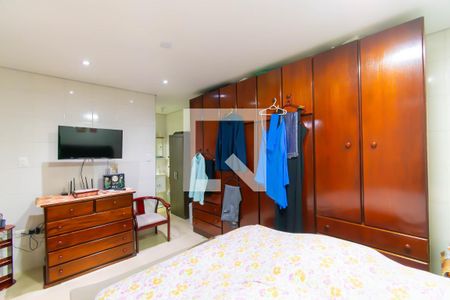 Casa à venda com 309m², 5 quartos e 3 vagas Casa à venda com 309m², 5 quartos e 3 vagasSuíte
