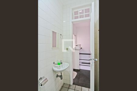 Casa à venda com 420m², 5 quartos e 4 vagas Casa à venda com 420m², 5 quartos e 4 vagasÁrea de Serviço