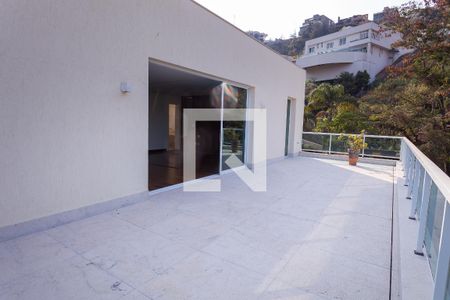 Casa de condomínio à venda com 524m², 4 quartos e 4 vagas Casa de condomínio à venda com 524m², 4 quartos e 4 vagasvaranda suite master