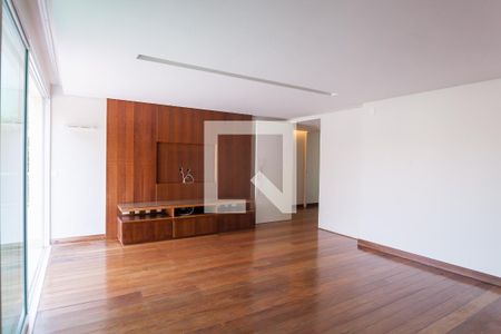 Casa de condomínio à venda com 524m², 4 quartos e 4 vagas Casa de condomínio à venda com 524m², 4 quartos e 4 vagassuite master